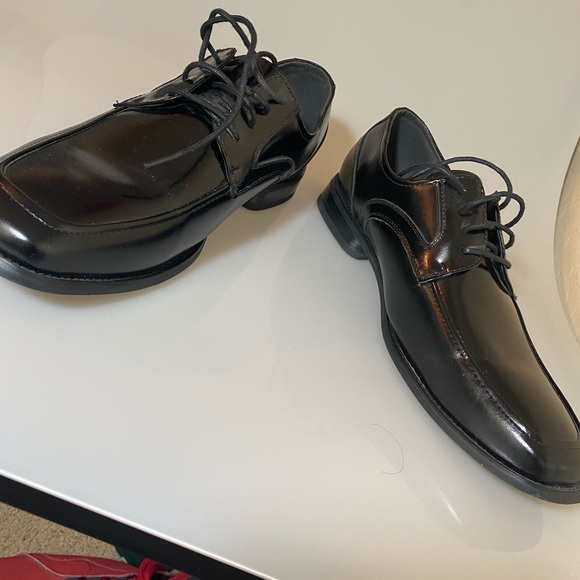 Dress shoes - Picture 2 of 4